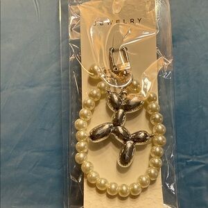 Fashion Jewelry Silver and Cream Key Holder